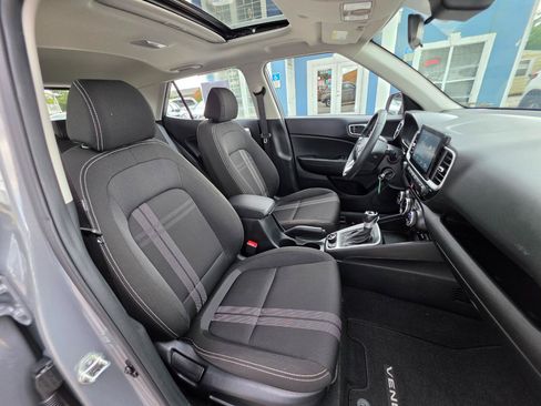Used 2023 Hyundai Venue SEL FWD image 33