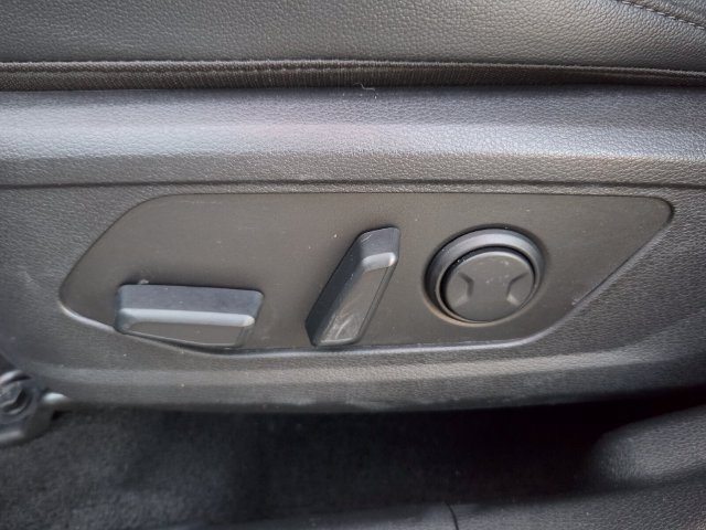Used 2025 Kia Sportage EX FWD image 12