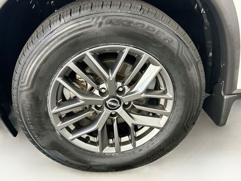 Used 2023 Nissan Rogue S AWD/4WD image 11