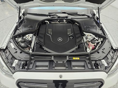 Used 2025 Mercedes-Benz S 580 4MATIC Sedan image 16