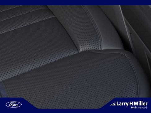 New 2025 Ford F150 Platinum w/ FX4 Off-Road Package image 16