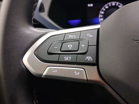 Used 2022 Volkswagen Taos SE image 14