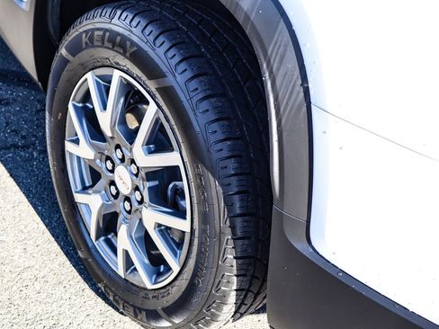 Used 2023 GMC Acadia SLT image 42