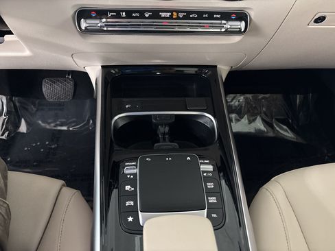 Used 2022 Mercedes-Benz GLB 250 image 18