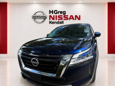 Used 2022 Nissan Pathfinder S FWD image 3
