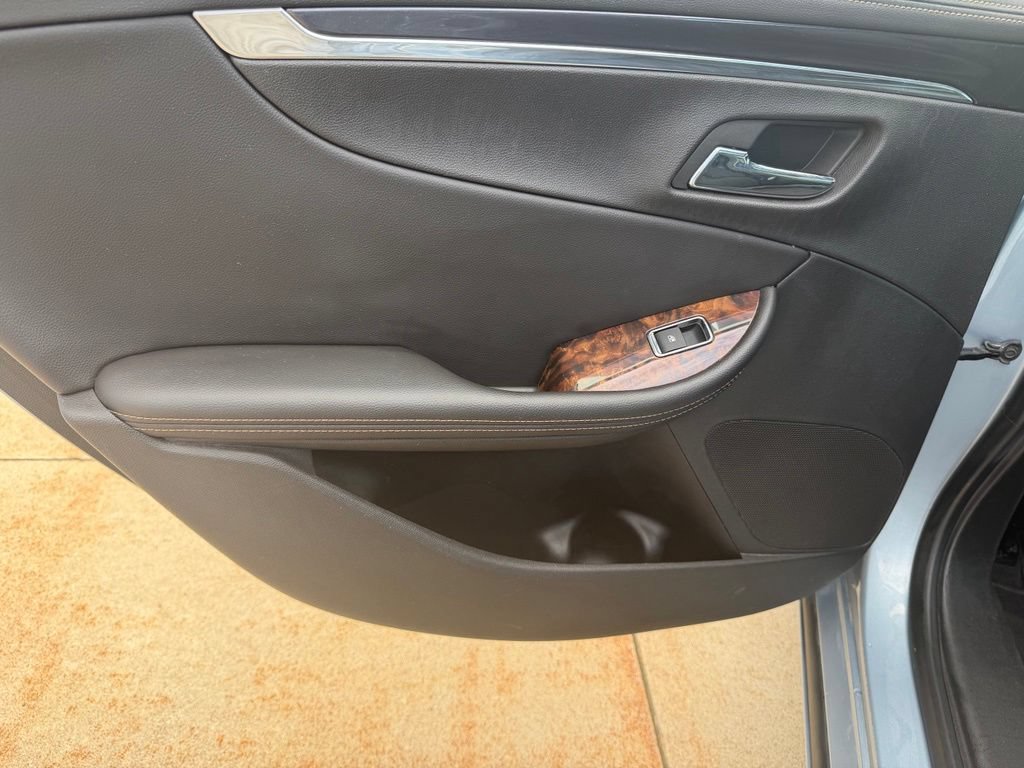 Used 2014 Chevrolet Impala LT w/ Convenience Package FWD image 9
