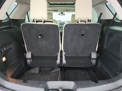 Used 2019 Ford Explorer Platinum AWD/4WD image 34