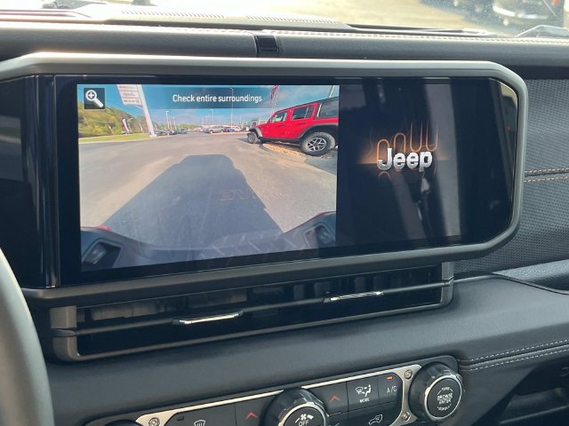 Certified 2026 Jeep Gladiator Mojave AWD/4WD image 34