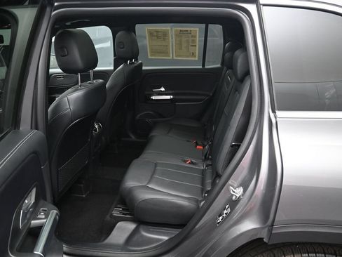 Used 2022 Mercedes-Benz GLB 250 4MATIC image 29