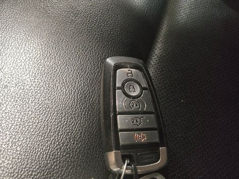Used 2021 Ford Explorer Limited w/ Equipment Group 301A RWD image 32