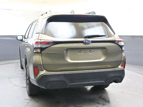 Certified 2025 Subaru Forester Premium AWD/4WD image 4