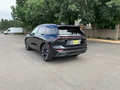 New 2026 Lincoln Nautilus Reserve AWD/4WD image 3