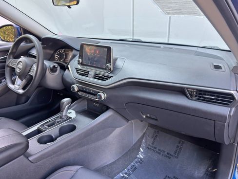 Used 2019 Nissan Altima 2.5 S FWD image 13