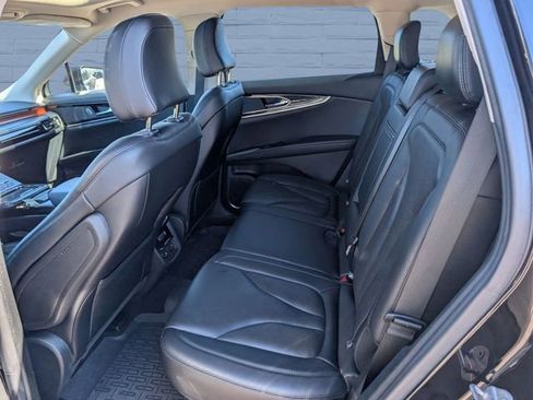 Used 2022 Lincoln Nautilus Reserve image 11