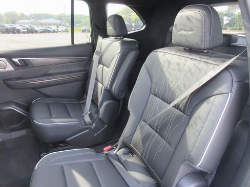 New 2026 Buick Enclave Avenir w/ Super Cruise Package FWD image 14