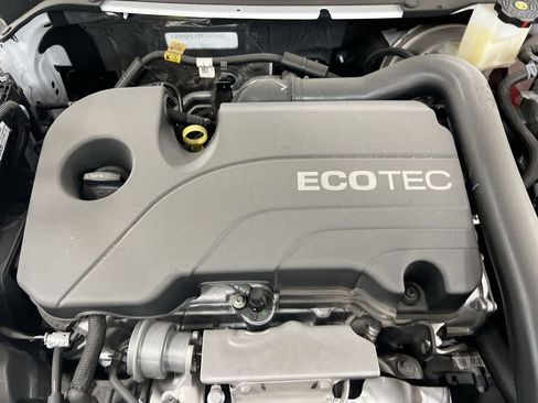 Used 2022 Chevrolet Equinox LS w/ LS Convenience Package image 24