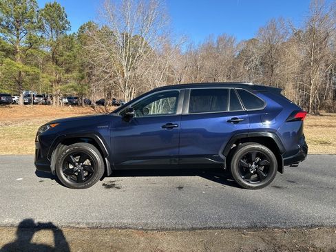 Used 2021 Toyota RAV4 XSE image 8