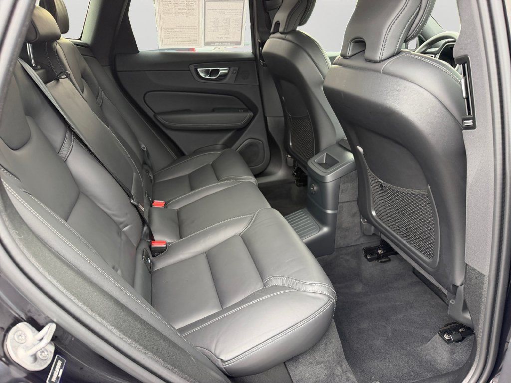 Certified 2024 Volvo XC60 T8 Ultimate AWD/4WD image 9