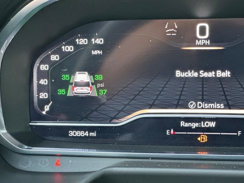 Used 2023 GMC Yukon SLT w/ SLT Luxury Package image 30