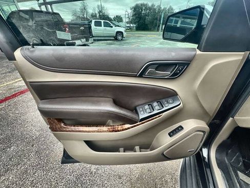Used 2017 Chevrolet Suburban Premier image 21