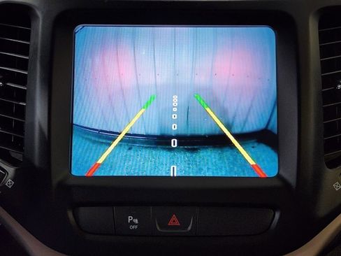 Used 2018 Jeep Cherokee Limited image 21