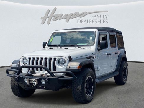Used 2018 Jeep Wrangler Unlimited Sport AWD/4WD image 8