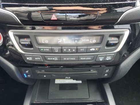 Certified 2021 Honda Pilot Black Edition image 36