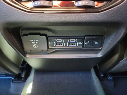 Used 2025 Jeep Grand Cherokee Limited AWD/4WD image 12