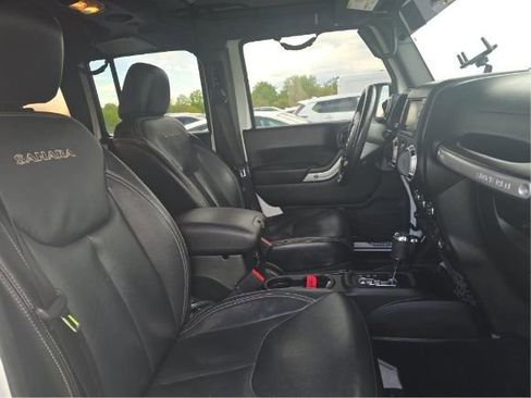 Used 2017 Jeep Wrangler Unlimited Sahara w/ Connectivity Group AWD/4WD image 4