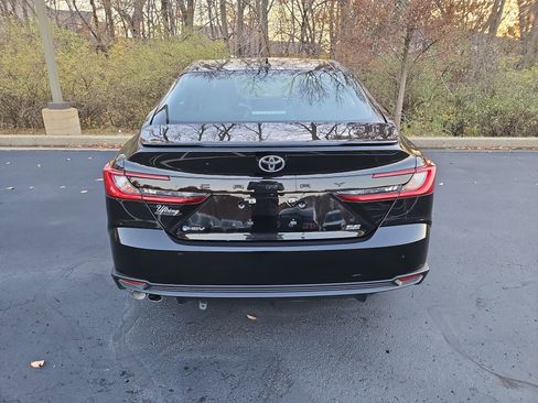 Used 2025 Toyota Camry LE image 8