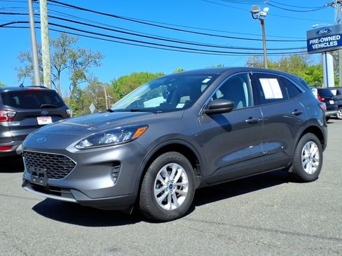 Used 2022 Ford Escape SE w/ Cold Weather Package AWD/4WD image 3