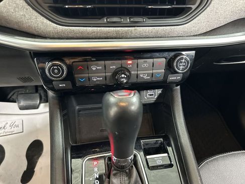 Used 2023 Jeep Compass Latitude AWD/4WD image 16