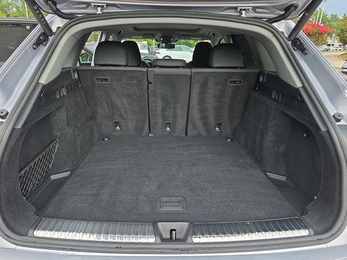 Used 2025 Audi Q5 Premium Plus w/ Premium Plus AWD/4WD image 12