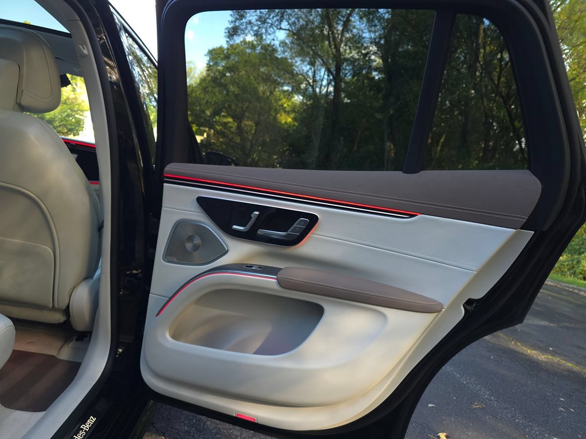 Used 2023 Mercedes-Benz EQS 580 4MATIC SUV image 24