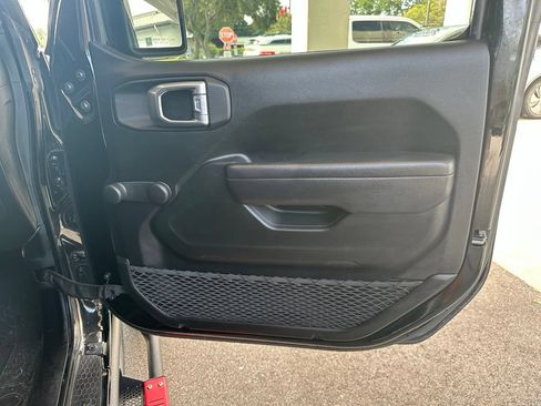 Used 2022 Jeep Wrangler Sport AWD/4WD image 28