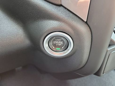 Used 2023 Chevrolet Silverado 1500 Custom image 26