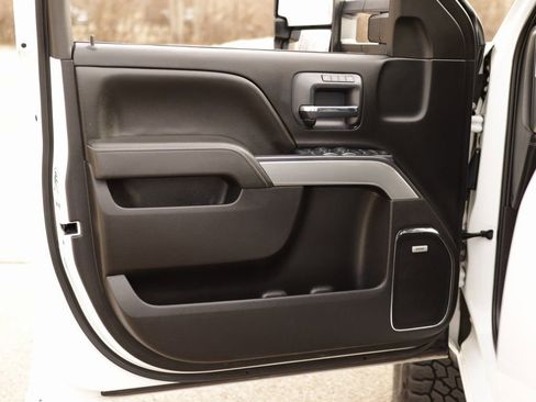 Used 2015 Chevrolet Silverado 2500 LTZ w/ LTZ Plus Package image 24