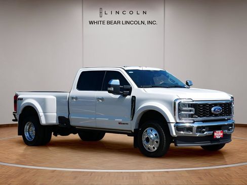 Used 2024 Ford F450 Lariat w/ Lariat Ultimate Package AWD/4WD image 3