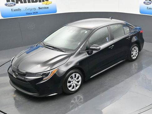 Used 2025 Toyota Corolla LE image 22
