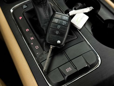 Used 2017 Kia Sedona LX FWD image 29