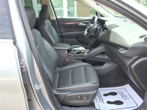 Used 2023 Buick Envision Essence FWD image 33