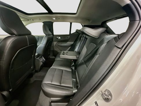 Used 2025 Volvo XC40 B5 Plus AWD/4WD image 29