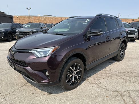 Used 2018 Toyota RAV4 SE w/ Power Extra Value Package FWD image 7