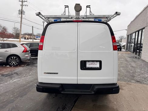 Used 2025 Chevrolet Express 2500 Extended w/ Communications Package image 4