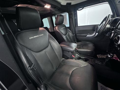 Used 2015 Jeep Wrangler Unlimited Rubicon AWD/4WD image 36