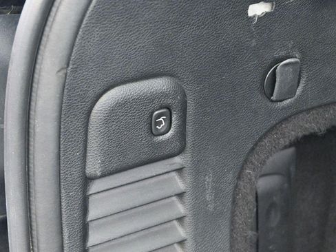 Used 2017 Jeep Grand Cherokee Altitude AWD/4WD image 10