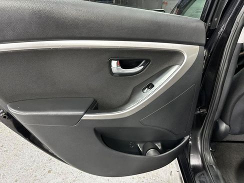 Used 2014 Hyundai Elantra GT FWD image 18