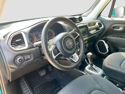 Used 2021 Jeep Renegade Latitude image 9