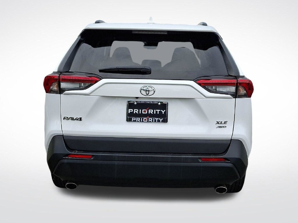 Used 2024 Toyota RAV4 XLE AWD/4WD image 5