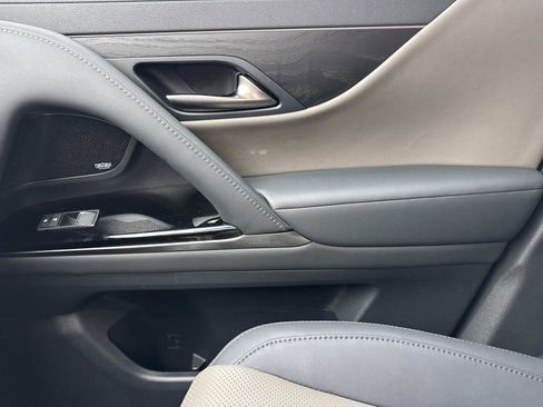 Used 2025 Lexus LX 700h Overtrail image 23